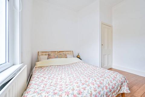 84b Brookdale Road, London, SE6 4JP