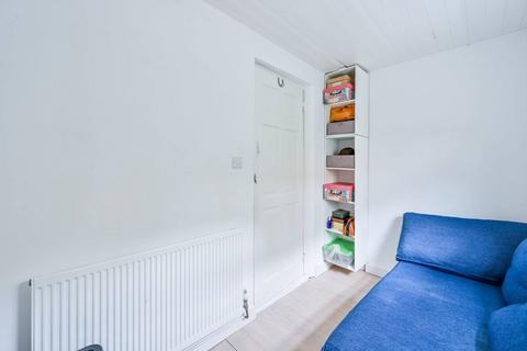84b Brookdale Road, London, SE6 4JP