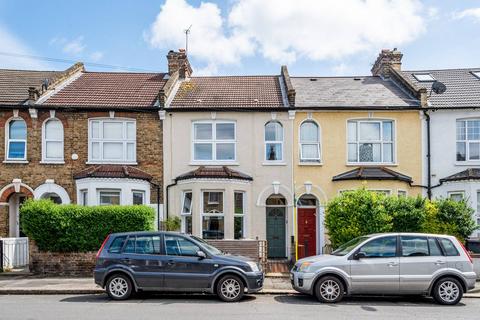 84b Brookdale Road, London, SE6 4JP