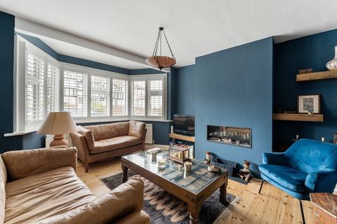 81 Elmcroft Avenue, London, E11 2BN