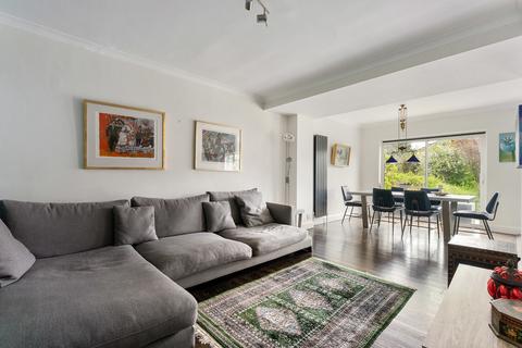 81 Elmcroft Avenue, London, E11 2BN