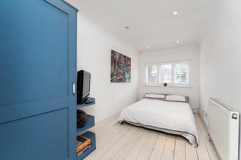 81 Elmcroft Avenue, London, E11 2BN