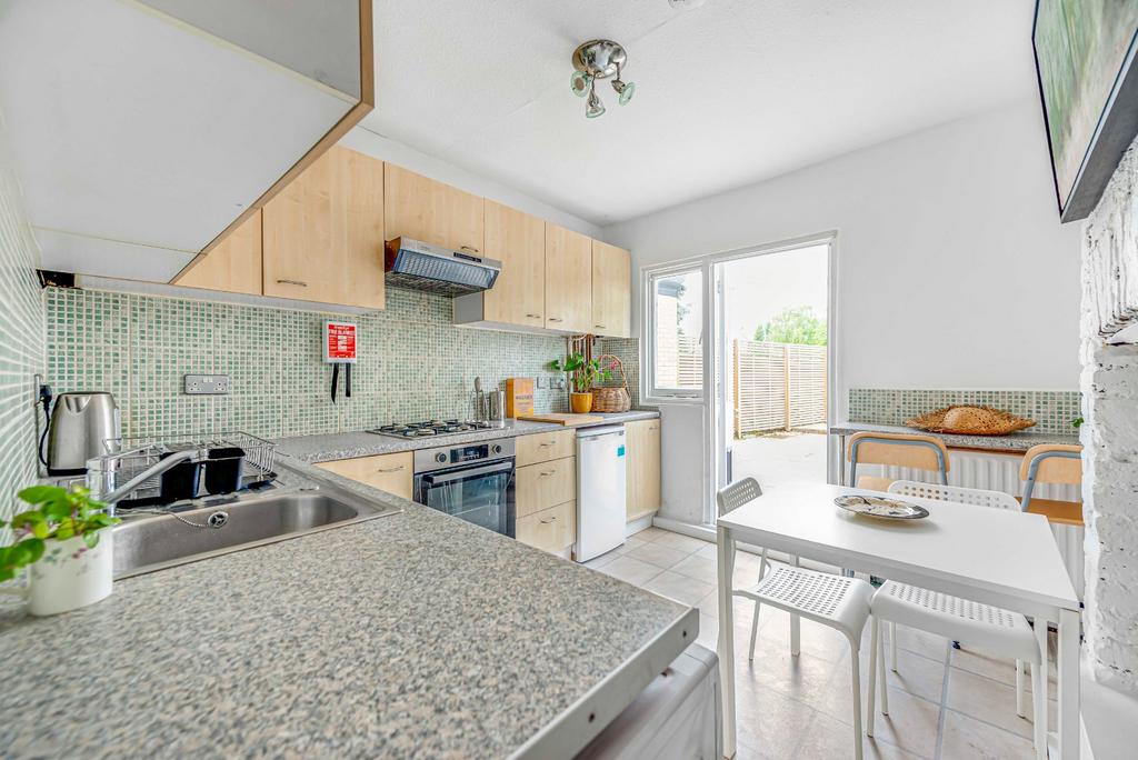 Dine-In Kitchen