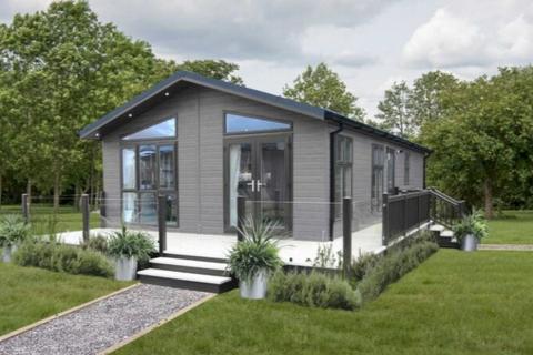 2 bedroom lodge for sale, Avon Park, , Warwick Road CV37