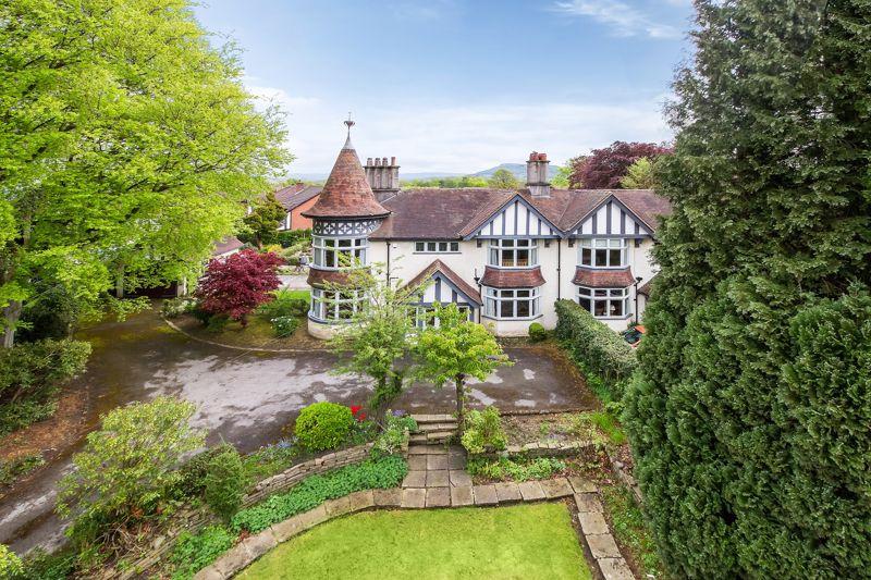 Park Lane, Congleton 4 bed semidetached house £575,000