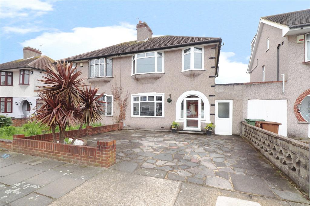Bostall Park Avenue, The Pantiles, Bexleyheath, Kent, DA7 3 bed semi