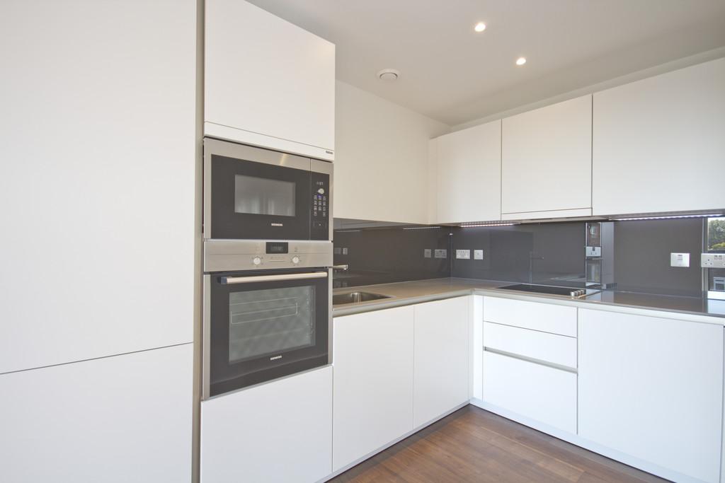 121 Upper Richmond Road, Putney, London, SW15 2DU 2 bed apartment - £ ...