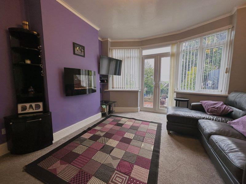 Charlemont Avenue, West Bromwich 3 bed semidetached house £300,000