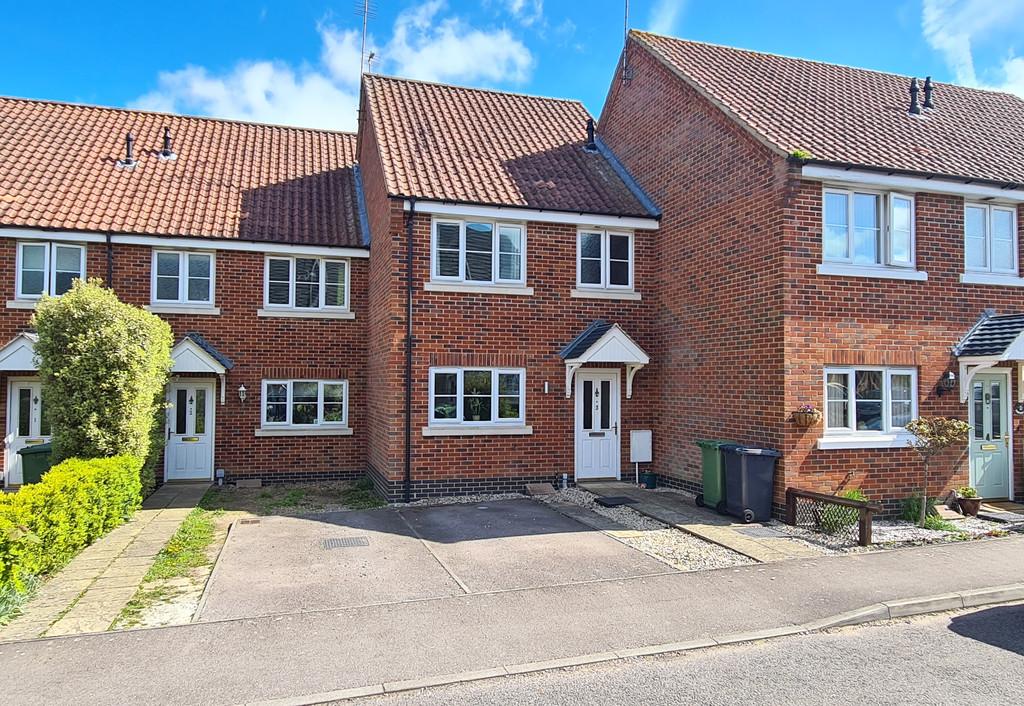 Arnold Pitcher Close, North Walsham 3 bed terraced house for sale £