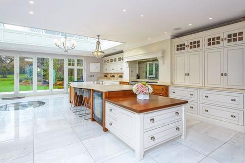 6 bedroom detached house for sale, Hillwood Grove, Brentwood CM13