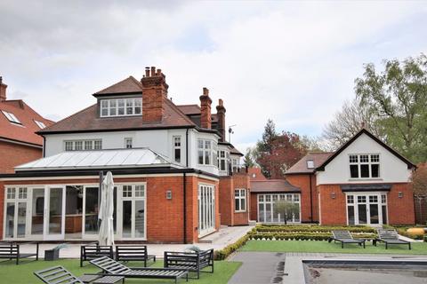 6 bedroom detached house for sale, Hillwood Grove, Brentwood CM13