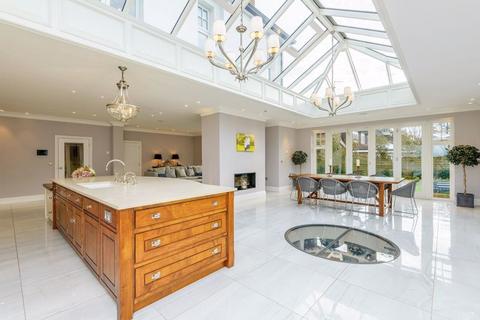 6 bedroom detached house for sale, Hillwood Grove, Brentwood CM13