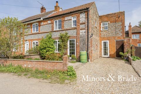 3 bedroom cottage for sale - The Street, Hindolveston