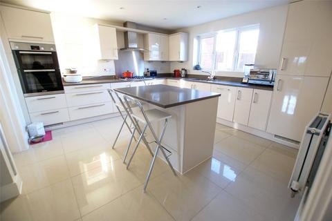 15 Hatts Close, Hartley Wintney, Hook, RG27 8WX