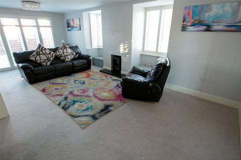 15 Hatts Close, Hartley Wintney, Hook, RG27 8WX