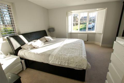 15 Hatts Close, Hartley Wintney, Hook, RG27 8WX