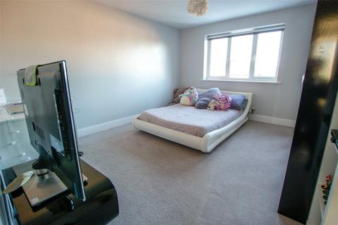 15 Hatts Close, Hartley Wintney, Hook, RG27 8WX