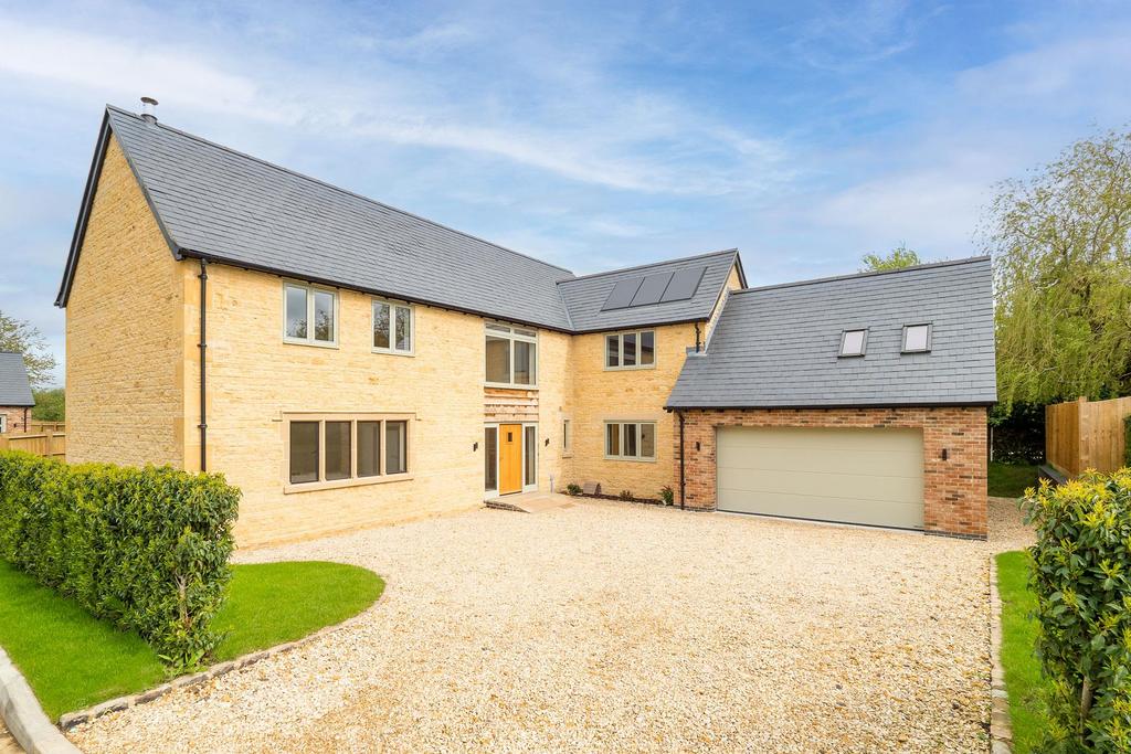Mill Lane, Newbold on Stour, Stratford upon Avon, CV37 4 bed detached