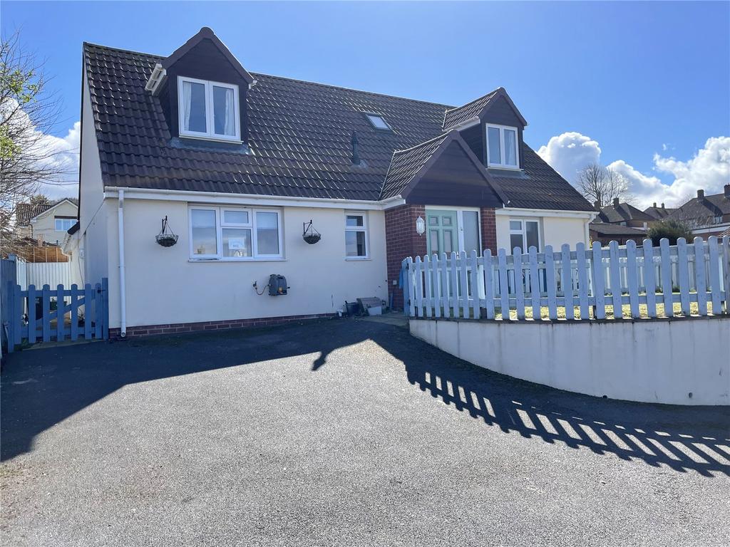Risdon Road, Watchet, Somerset, TA23 3 bed bungalow for sale £389,000