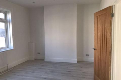 1 bedroom apartment to rent, Fulham Palace Road, Hammersmith, London