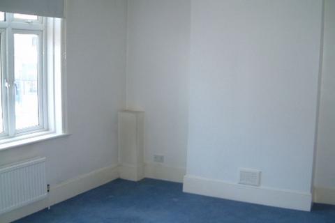 1 bedroom apartment to rent, Fulham Palace Road, Hammersmith, London