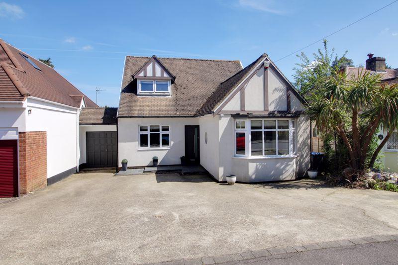 Kingsmead, Cuffley EN6 4 bed detached house for sale £925,000