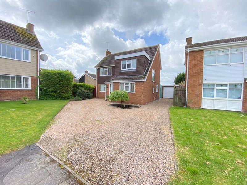 Priory Crescent, Leicester 3 bed detached house for sale £320,000
