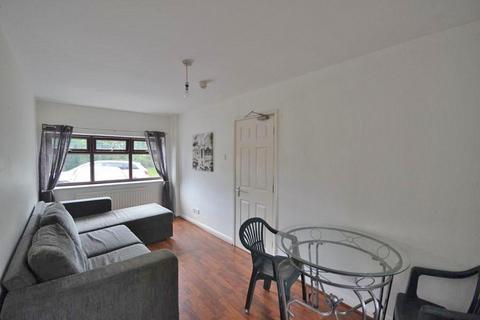 1 bedroom in a house share to rent - Oldbrook, Milton Keynes MK6