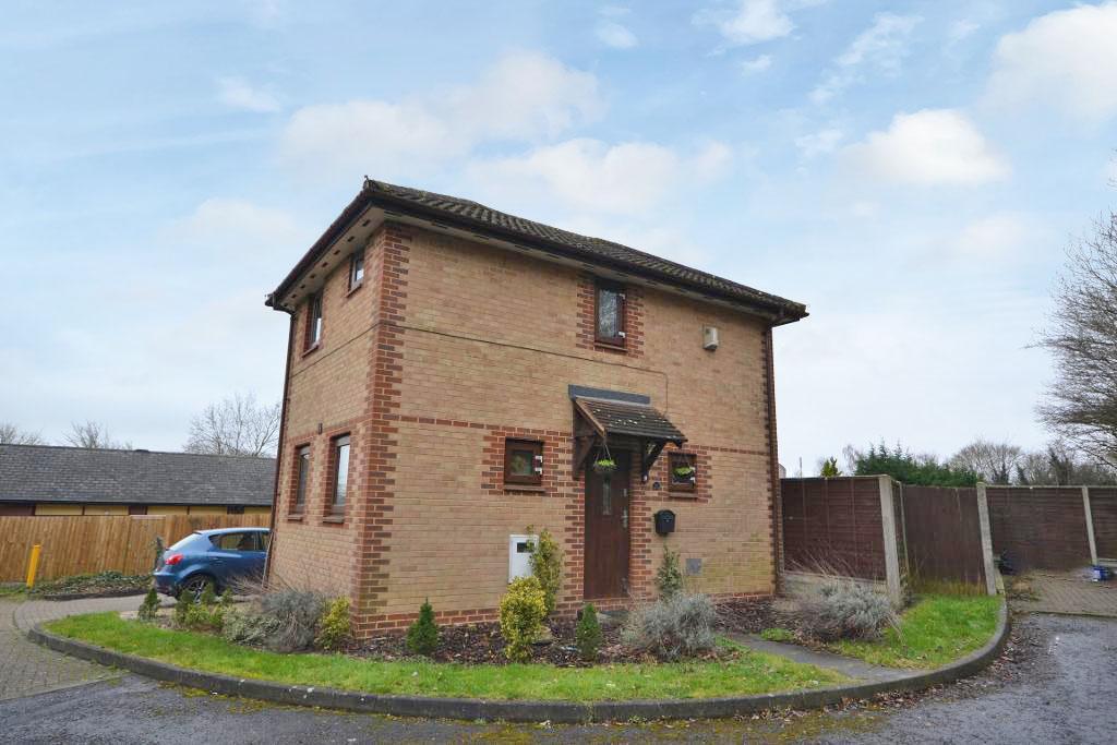 Beanhill, Milton Keynes MK6 2 bed semidetached house £270,000