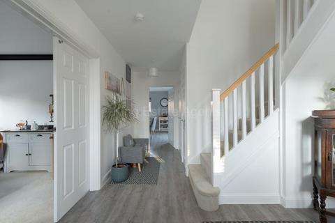 4 Cartmel Close, Towcester, NN12 6UA