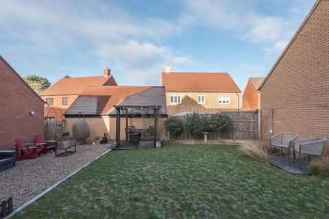 4 Cartmel Close, Towcester, NN12 6UA