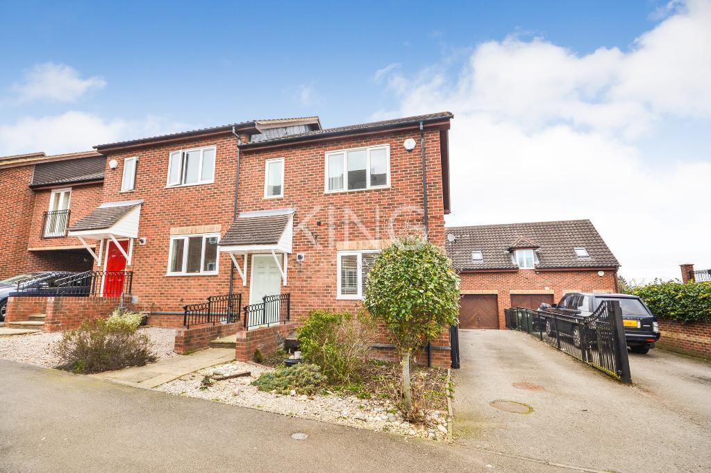 Medbourne, Milton Keynes MK5 3 bed end of terrace house for sale £340,000