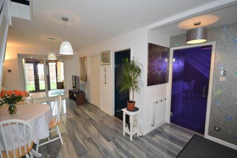 6 Caesars Close, Bancroft, Milton Keynes, MK13 0QD