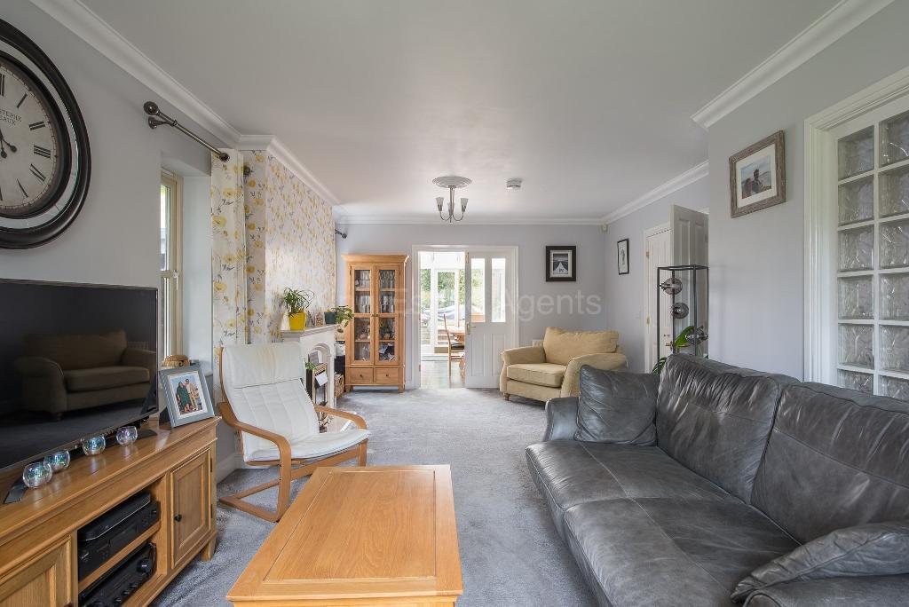 Monkston Park, Milton Keynes MK10 6 bed detached house for sale £820,000