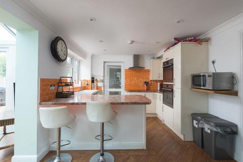 40 Hunter Drive, Bletchley, Milton Keynes, MK2 3LR
