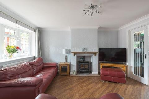 40 Hunter Drive, Bletchley, Milton Keynes, MK2 3LR