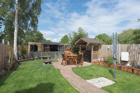 40 Hunter Drive, Bletchley, Milton Keynes, MK2 3LR