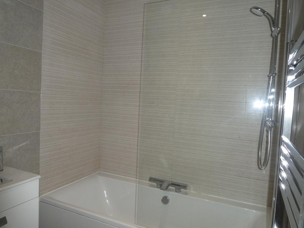 Victoria Park, Colwyn Bay, Conwy, LL29 7AJ 2 bed apartment £995 pcm (£230 pw)