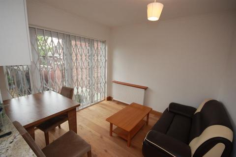 1 bedroom in a house share to rent, Templemead Close, East Acton, London, W3 7NH