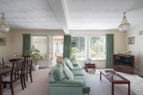 5 Angstrom Close, Shenley Lodge, Milton Keynes, MK5 7AT