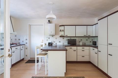 5 Angstrom Close, Shenley Lodge, Milton Keynes, MK5 7AT