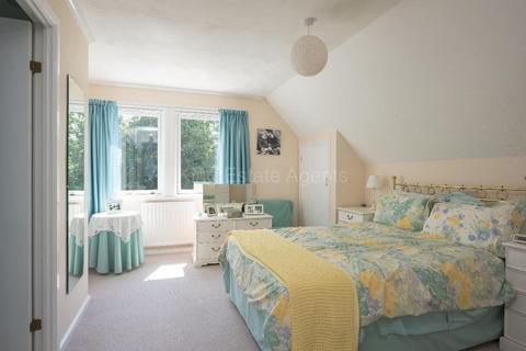 5 Angstrom Close, Shenley Lodge, Milton Keynes, MK5 7AT