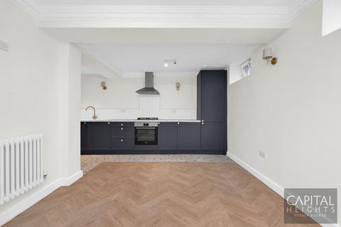 1 bedroom apartment to rent, Charrington House, Cephas Avenue, London
