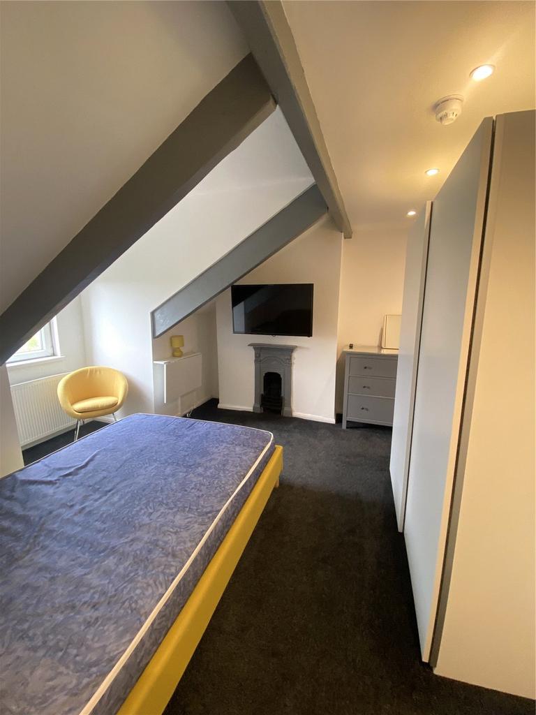 330 Stanningley Road, Leeds, LS13 5 bed house £600 pcm (£138 pw)