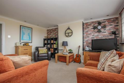 25 The Vale, Brentwood, CM14 4UP