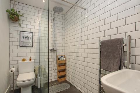 25 The Vale, Brentwood, CM14 4UP