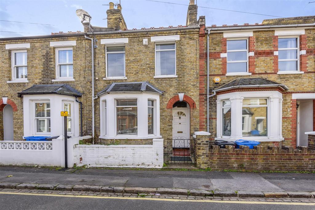 Albany Road, Windsor 3 bed terraced house £2,000 pcm (£462 pw)