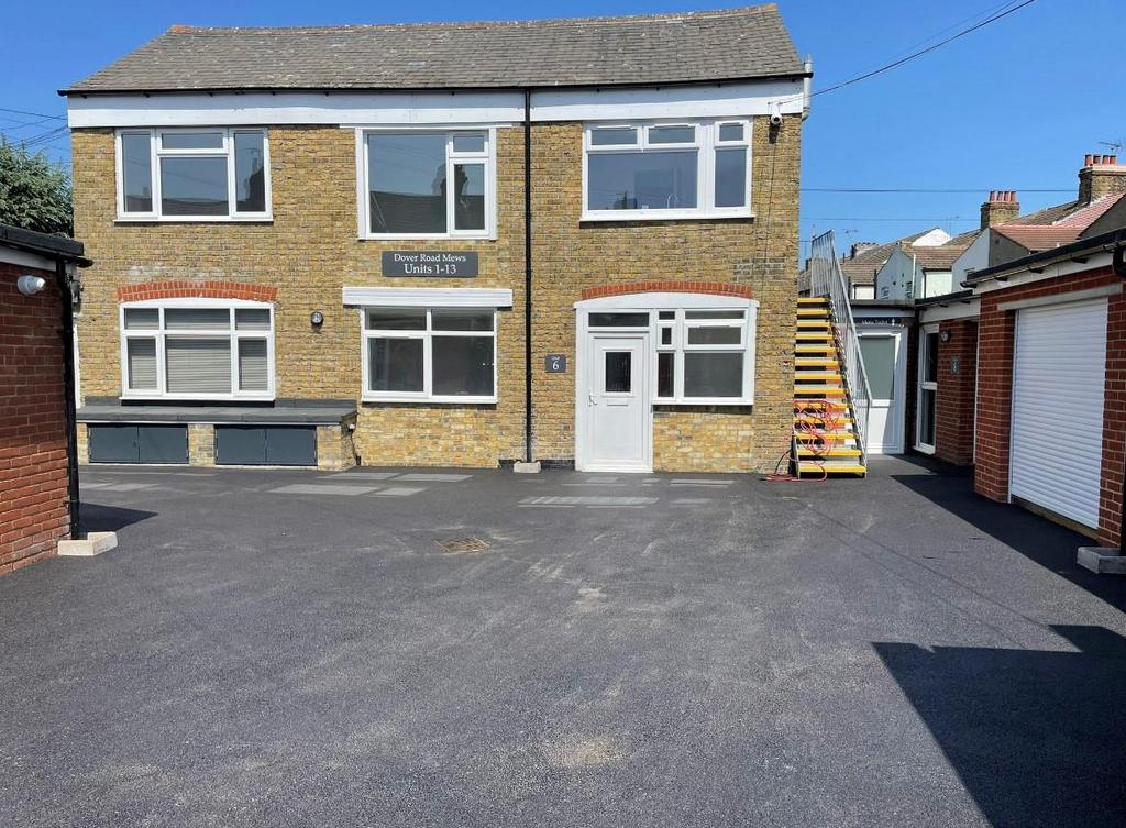 Dover Road East, Gravesend Office to rent £400 pcm (£92 pw)