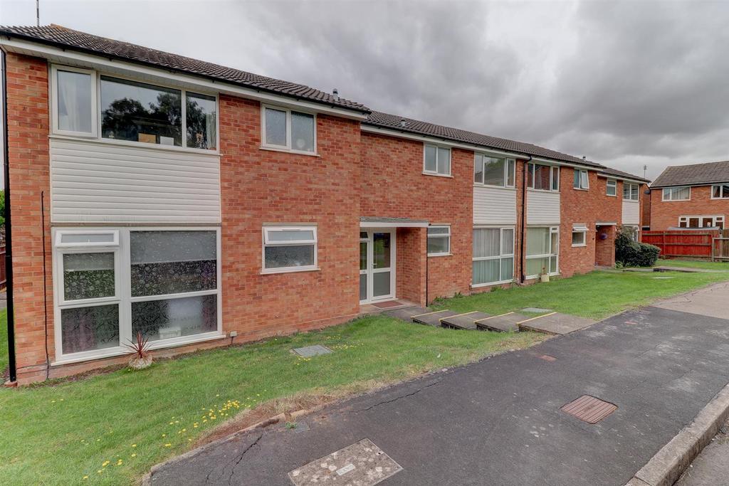 Markham Drive, Whitnash, Leamington Spa 1 bed flat £835 pcm (£193 pw)