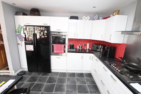 12 Leafield Drive, Bradford, BD2 3RX